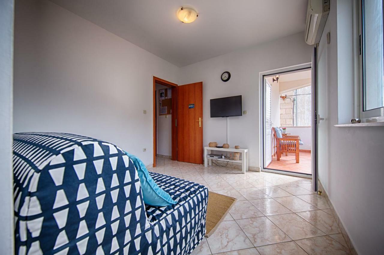 Apartments Marinkovic Komiža Exterior foto